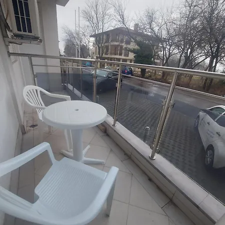 Beach Pomorie Apartment Apartmán *
